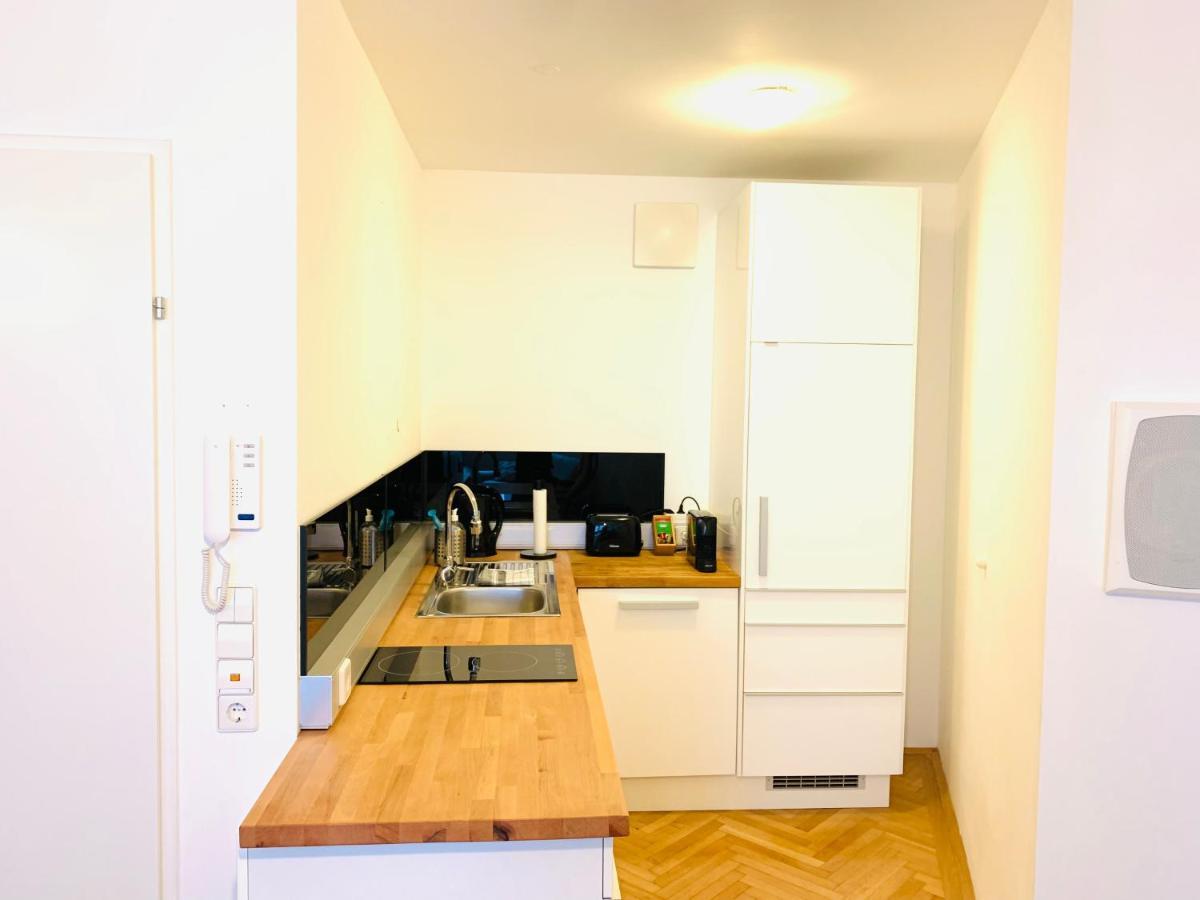 Ruhige Wohnung Im Gasometer Wien *Wifi*U3*Netflix* ภายนอก รูปภาพ