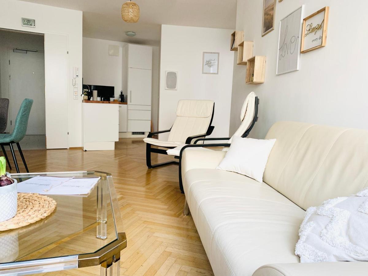 Ruhige Wohnung Im Gasometer Wien *Wifi*U3*Netflix* ภายนอก รูปภาพ