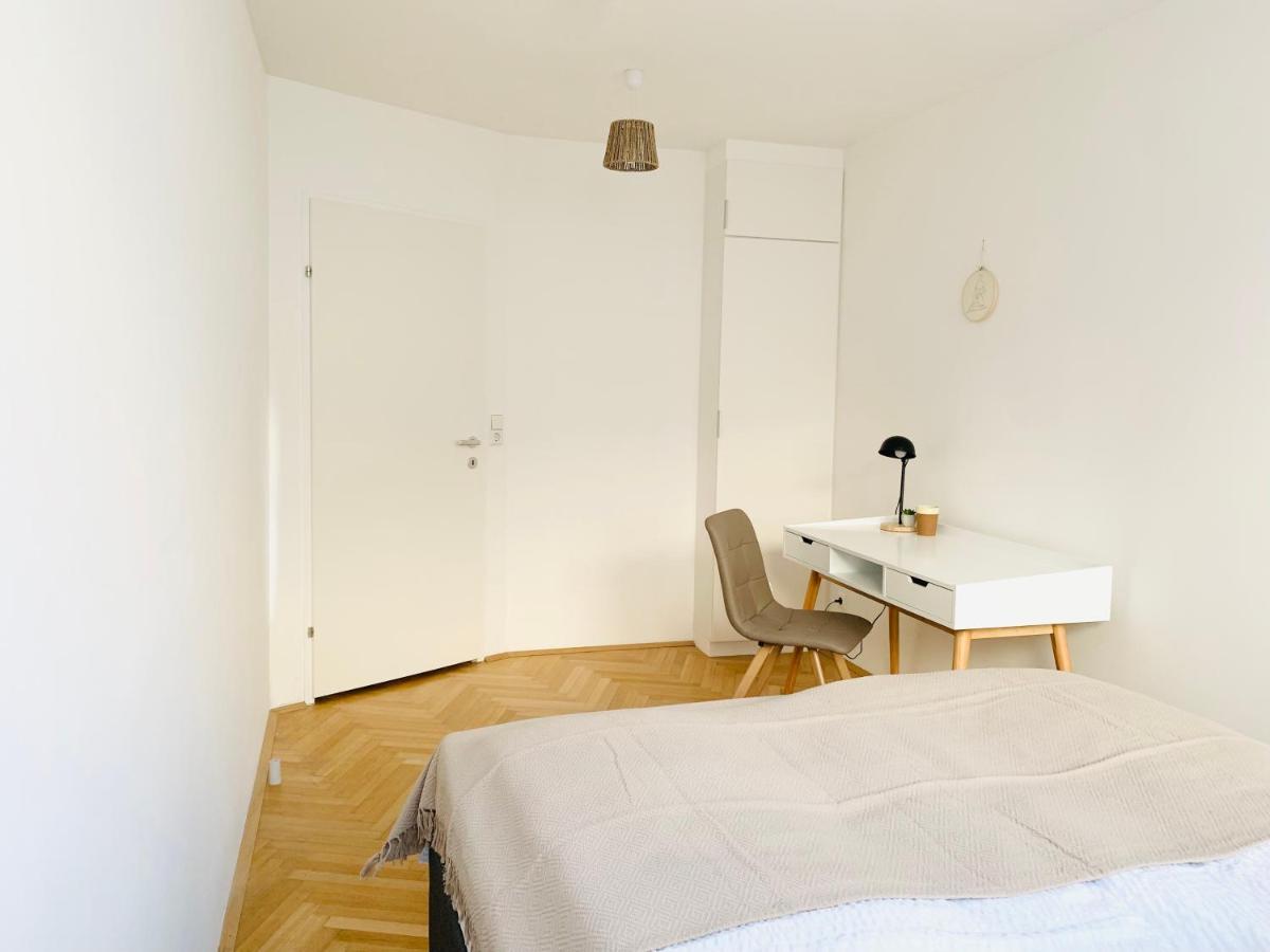 Ruhige Wohnung Im Gasometer Wien *Wifi*U3*Netflix* ภายนอก รูปภาพ