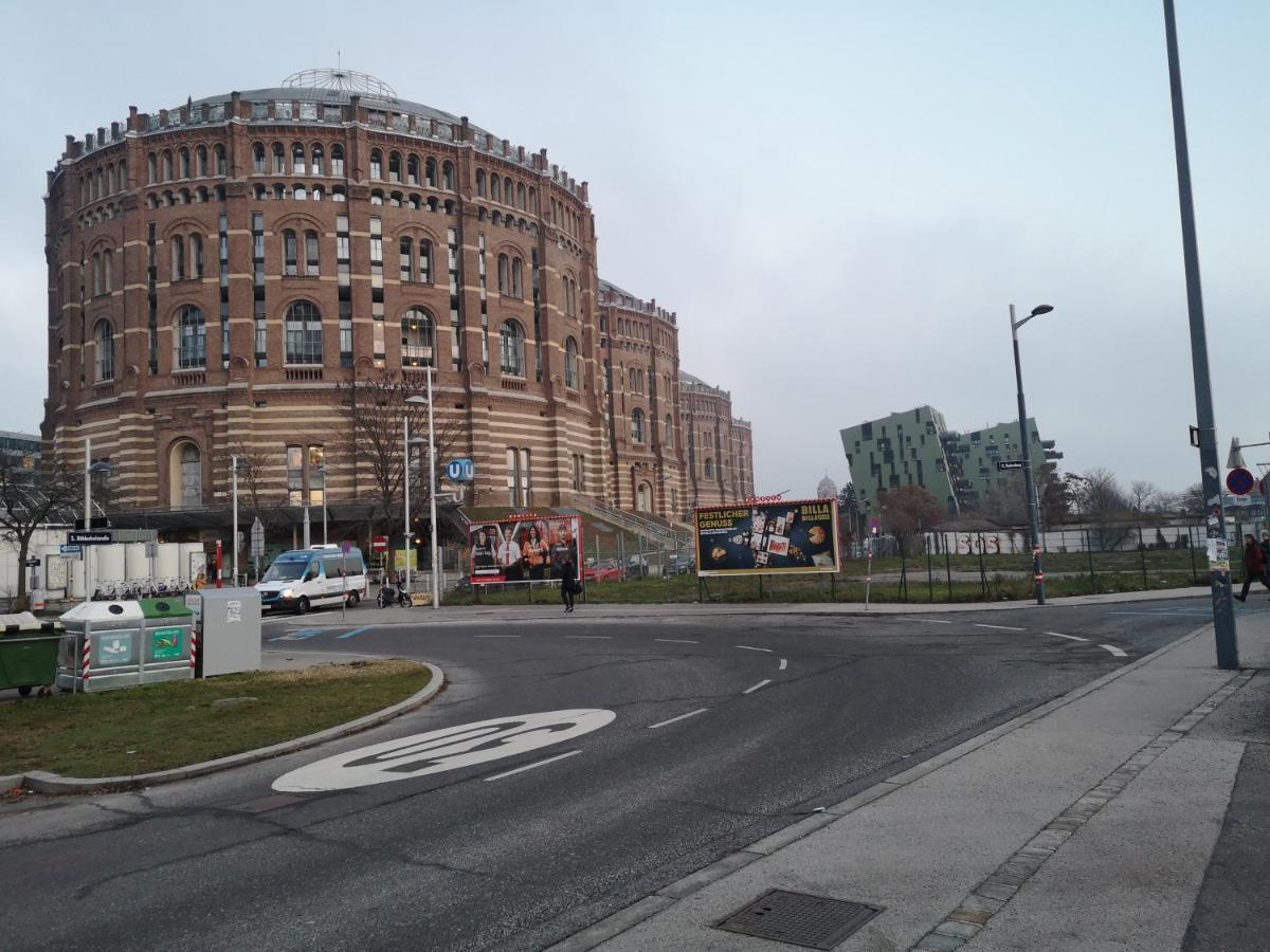 Ruhige Wohnung Im Gasometer Wien *Wifi*U3*Netflix* ภายนอก รูปภาพ